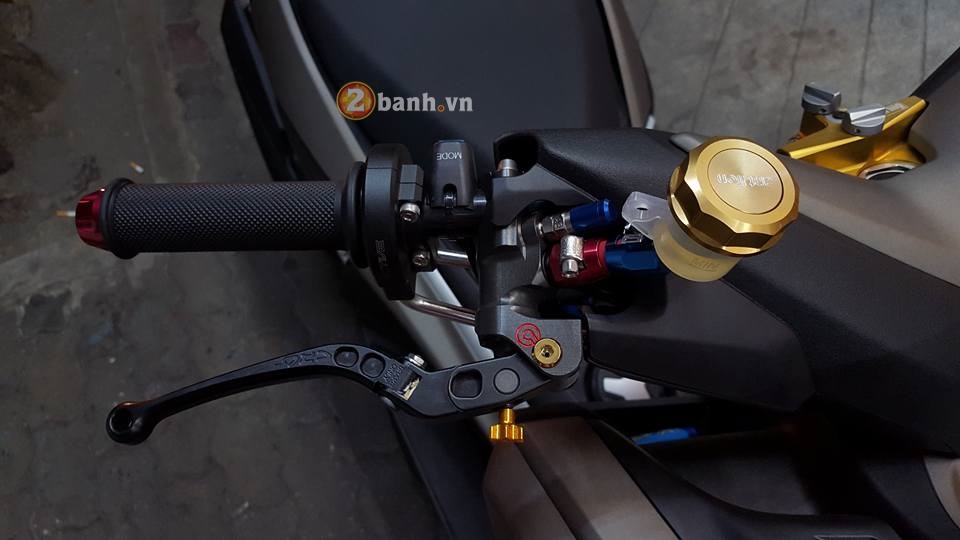 Yamaha NMax do nhe cung dan do choi day hang hieu - 2