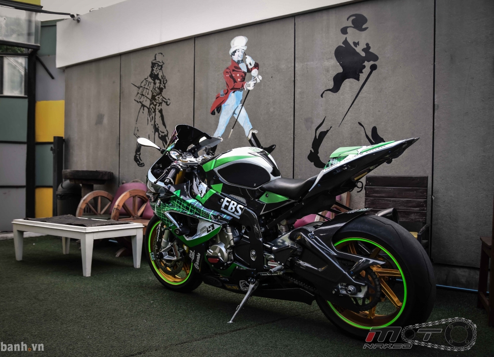 BMW HP4 day phong cach voi ban do Green Racing Performance - 3