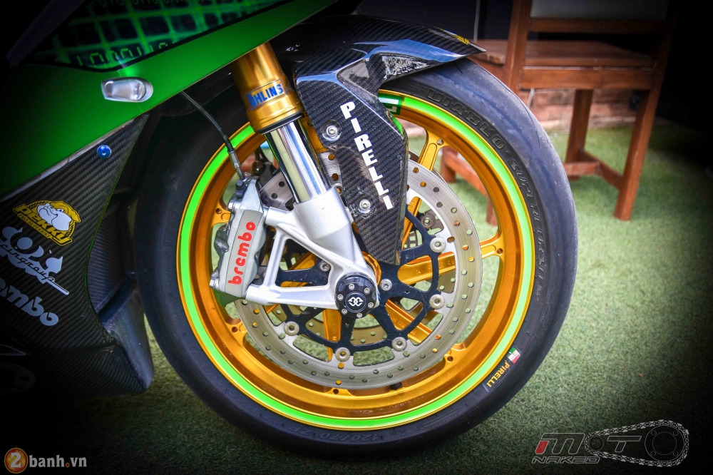 BMW HP4 day phong cach voi ban do Green Racing Performance - 9