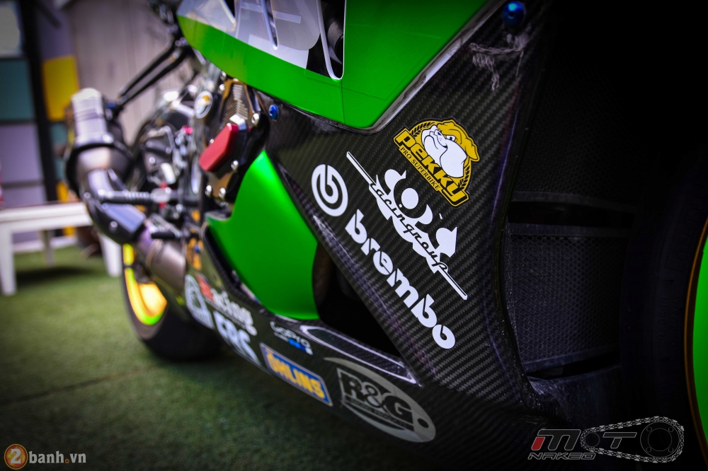 BMW HP4 day phong cach voi ban do Green Racing Performance - 13
