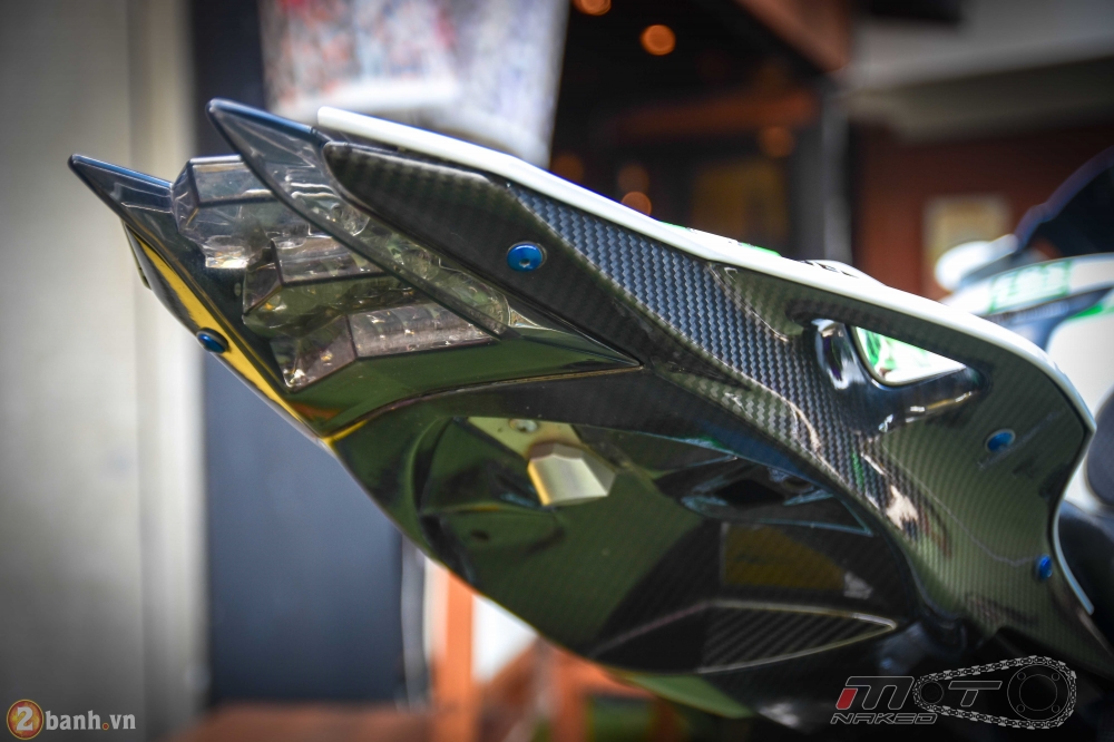BMW HP4 day phong cach voi ban do Green Racing Performance - 16