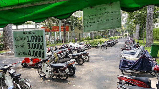 Gui xe tai bai xe o Tao Dan Q1 bi nguoi la luc loi cop xe lay trom tien