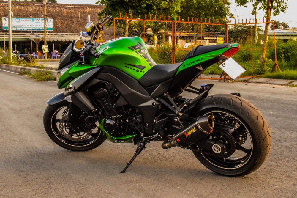 Su hap dan tu chiec Kawasaki Z1000 phien ban cu - 4