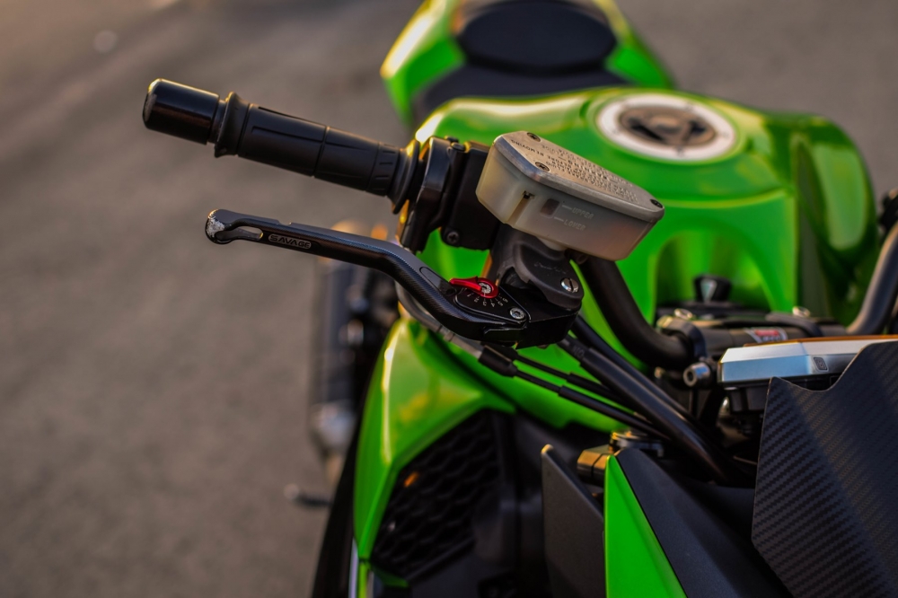 Su hap dan tu chiec Kawasaki Z1000 phien ban cu - 14