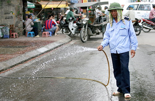 Ngay mai nhiet do mien Bac tang len 38 do C mien Trung 40 do C