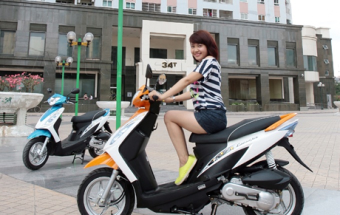 Danh gia chi tiet Kymco Candy 50 Cho mua he them nang dong