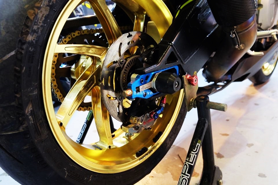 BMW S1000RR 2016 trong bang do sieu chat cua nguoi Thai - 5