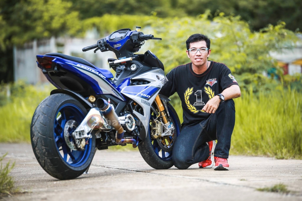Nhung hinh anh dep Exciter 150 do dan chan Aprilia RSV4 1000R - 3