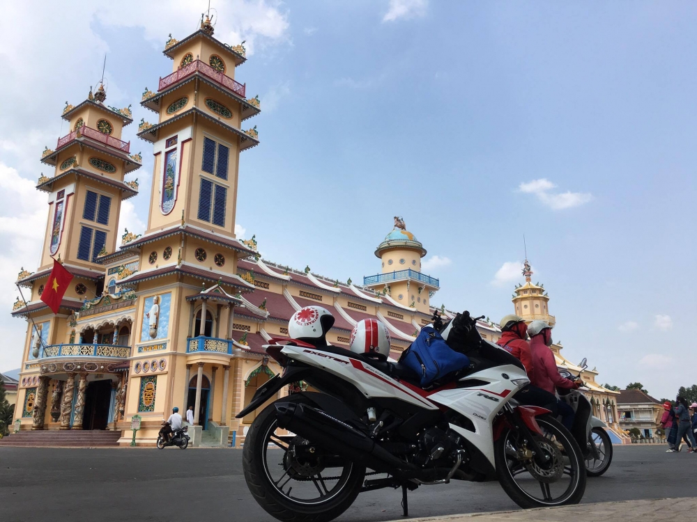 Vai hinh anh den tu biker chay Exciter 150 me Phuot - 4
