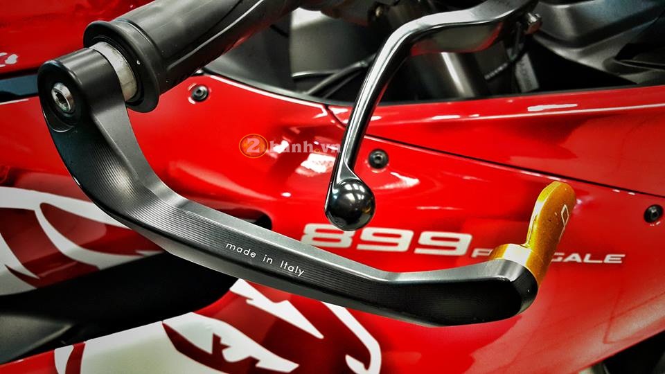 Ducati 899 ho du giua bay soi - 2