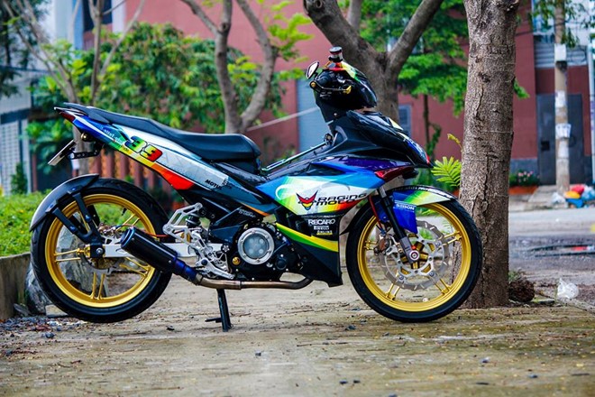 Exciter 150 noi bat trong bo canh tem dau Raging Moto - 3