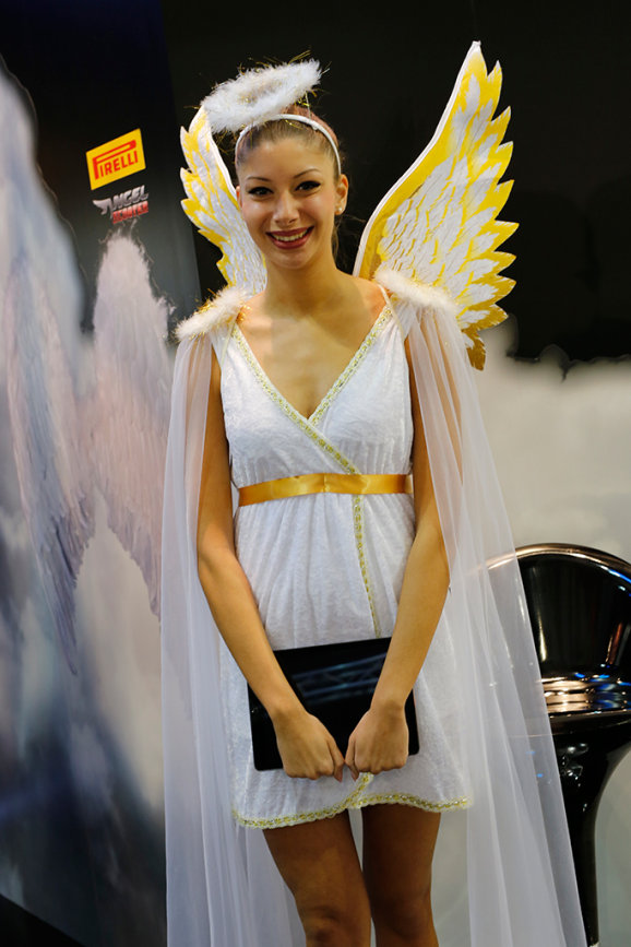 Dan chan dai nong bong do dang tai su kien trien lam EICMA 2016 - 42