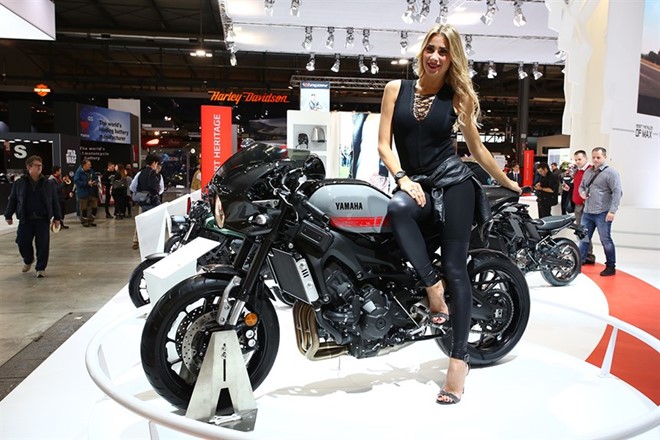 Dan chan dai nong bong do dang tai su kien trien lam EICMA 2016 - 44