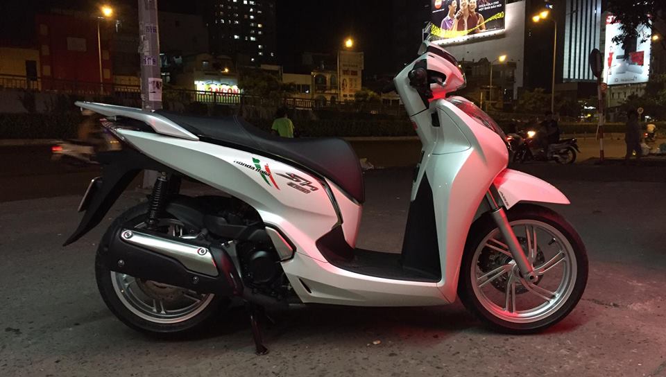 sh300i 2016 ABS chau au nhap y620161 chu dap thung toi giosang ten uy quyen tuy thich - 2