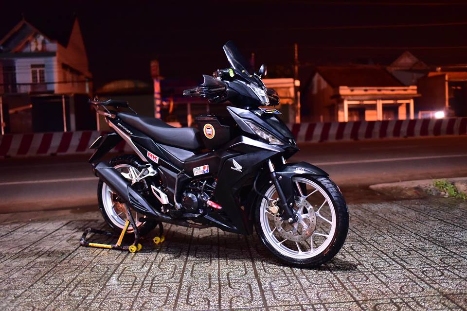 Winner 150 mang phong cach Touring cua biker Binh Duong