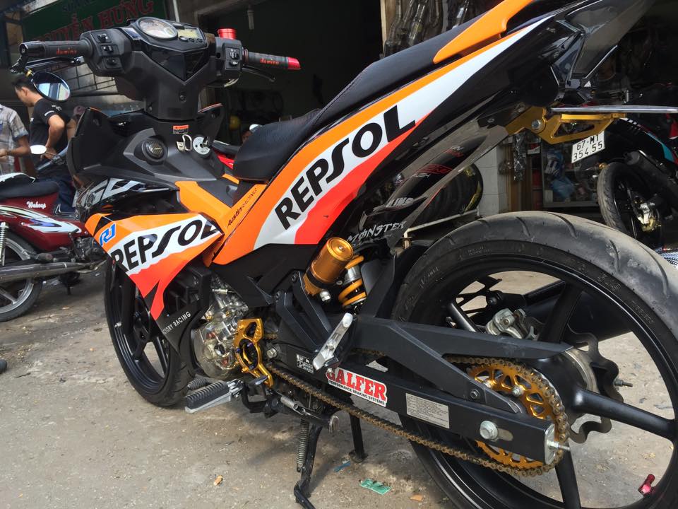 Exciter 150cc mang ten Repsol - 9