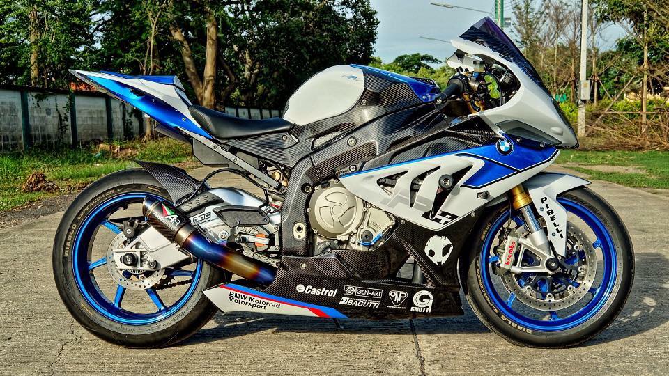 Man lot xac Ca map tren can BMW HP4 - 5