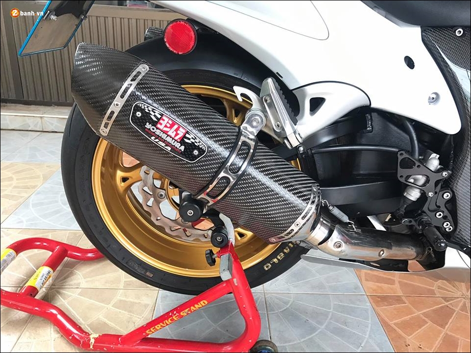 Suzuki Hayabusa do than gio hao nhoang qua cong nghe Carbon