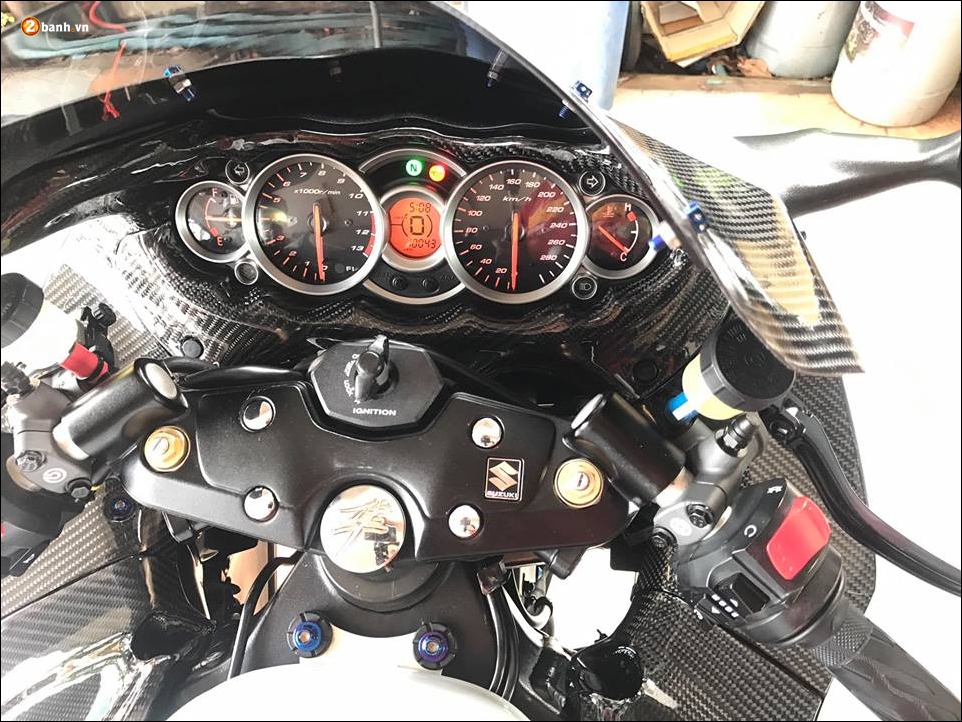 Suzuki Hayabusa do than gio hao nhoang qua cong nghe Carbon - 6
