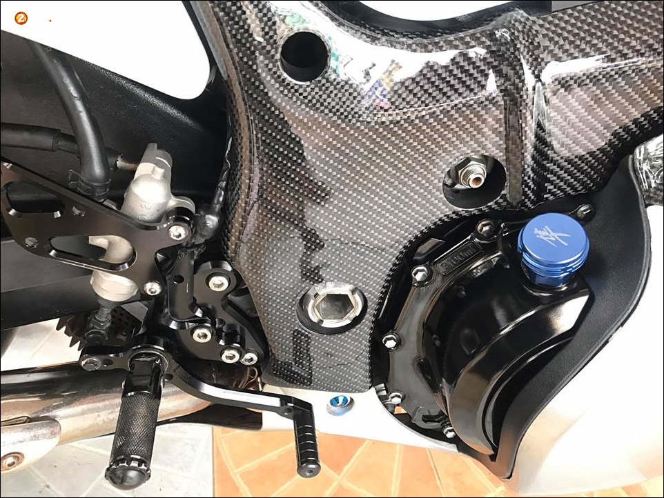 Suzuki Hayabusa do than gio hao nhoang qua cong nghe Carbon - 10