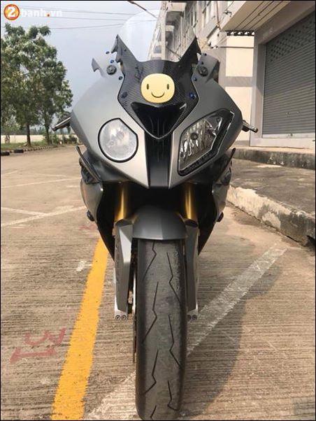 BMW S1000RR ve dep tram tinh qua tong mau xam nham - 4