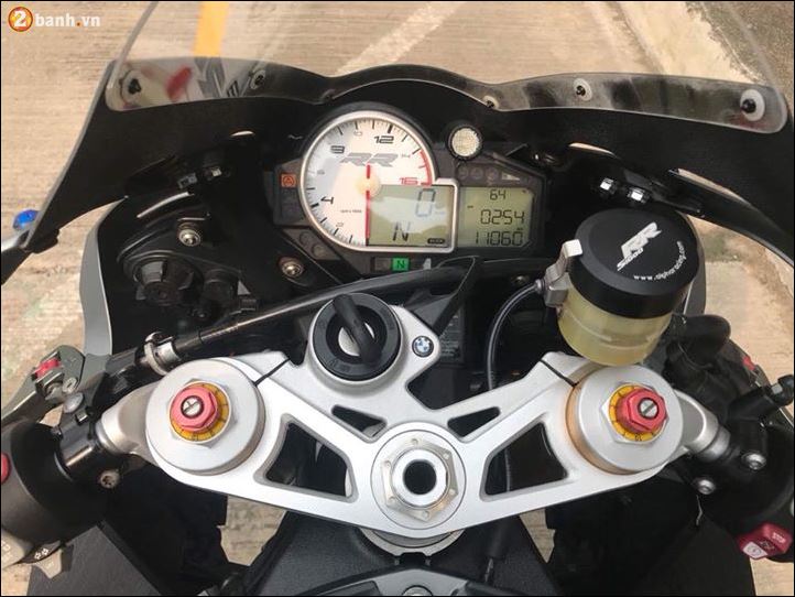 BMW S1000RR ve dep tram tinh qua tong mau xam nham - 8