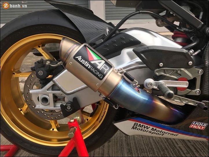 BMW S1000RR ve dep tram tinh qua tong mau xam nham - 12
