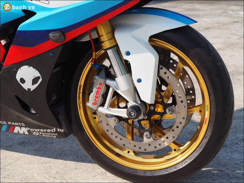 BMW S1000RR ve dep kho cuong tu Ca map tren can - 9