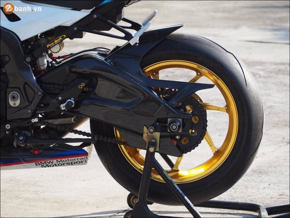 BMW S1000RR ve dep kho cuong tu Ca map tren can - 13