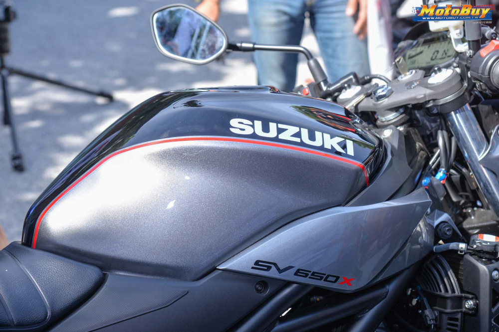 Bo doi Suzuki SV650 ABS va SV650X ABS lo dien tai Hoi nghi Motor Dai Loan - 14