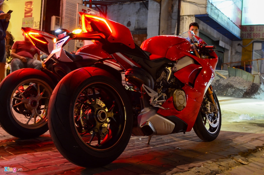 Ducati Panigale V4 gia sap san tu 735 trieu Dong khi ban tai Viet Nam - 4