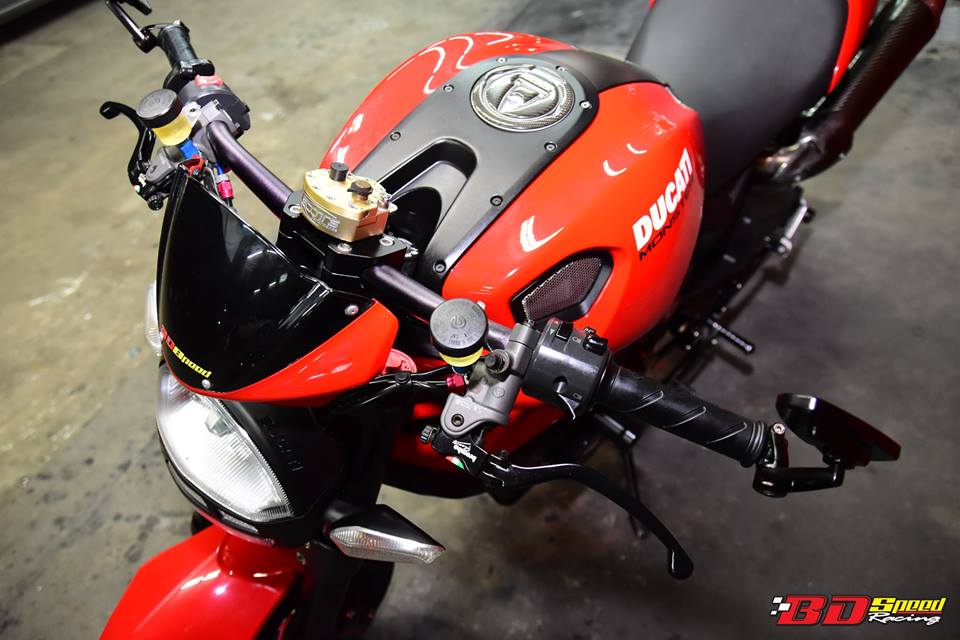 Quai vat Ducati Monster 795 tren dat Thai day noi bat - 6