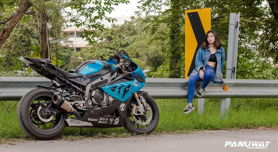 BMW S1000RR do dang nong bong voi Hot girl Thai - 8