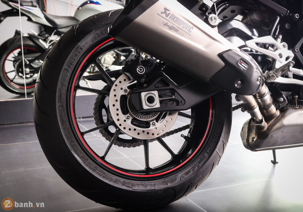 Can canh BMW S1000R 2018 full option co gia tu 529 trieu VND tai Viet Nam - 17