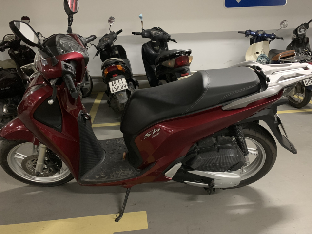 Ban Xe Honda SH CBS 150 2018 moi di duoc 4200km