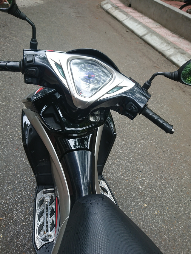 Can ban Honda Airblade fi 2012 chinh chu den bac con rat on dinh