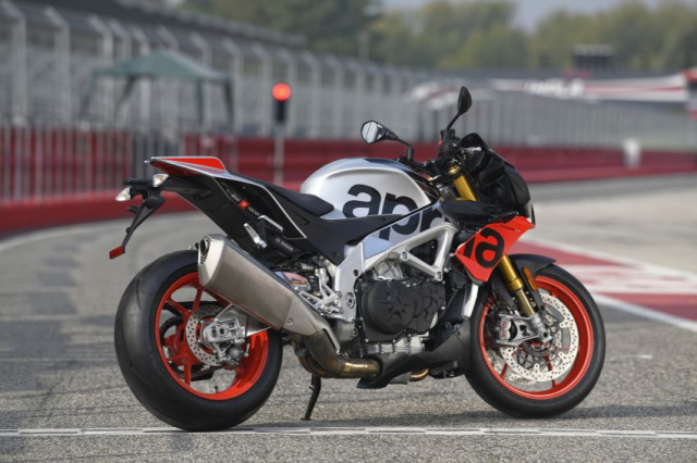Aprilia Tuono V4 1100 Factory trang bi he thong treo dien tu co gia 670 trieu VND