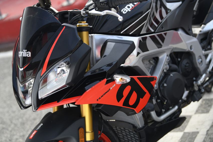 Aprilia Tuono V4 1100 Factory trang bi he thong treo dien tu co gia 670 trieu VND - 12