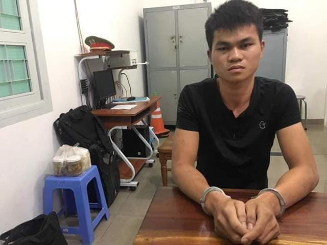 Dap nham so ten trom di Exciter 150 bi bat khi dang da xe Sirius - 2