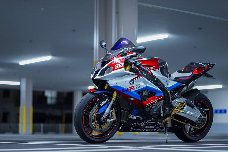 Cap doi nha ca BMW va Suzuki do dang day me hoac - 9