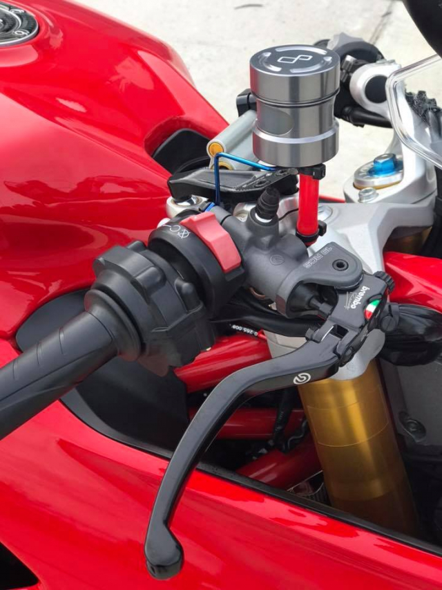 Ducati SuperSport S do hoan thien voi dan option hang hieu - 3