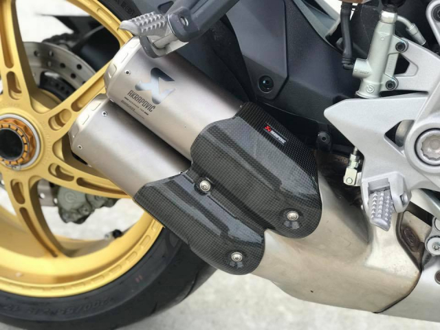 Ducati SuperSport S do hoan thien voi dan option hang hieu - 9