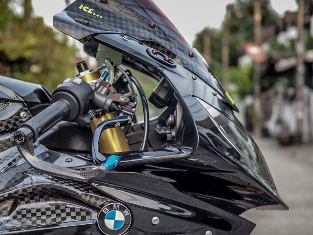 BMW S1000RR do full black day kich tinh