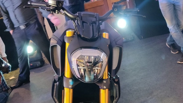 Can canh Ducati Diavel 1260 va Diavel 1260 S voi gia tu 582 trieu dong - 3