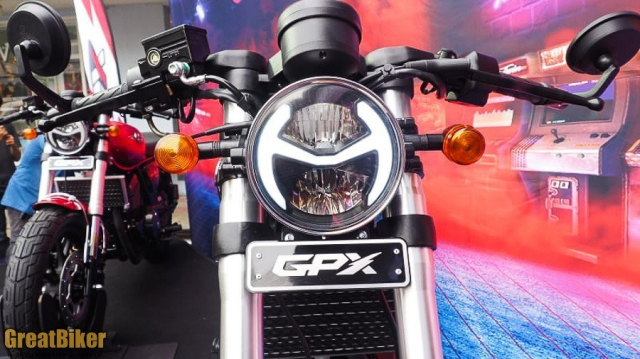 GPX LEGEND 250 TWIN 2 xilanh chinh thuc ra mat voi gia ban bat ngo