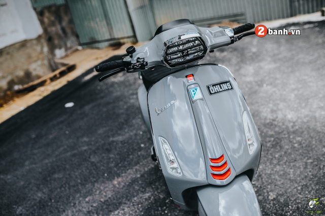 Vespa Sprint S 2019 do goi phu kien dang cap di kem bien so VIP