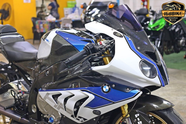 BMW HP4 cang hoan thien hon voi loat nang cap khung