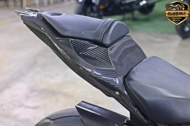 BMW HP4 cang hoan thien hon voi loat nang cap khung - 7