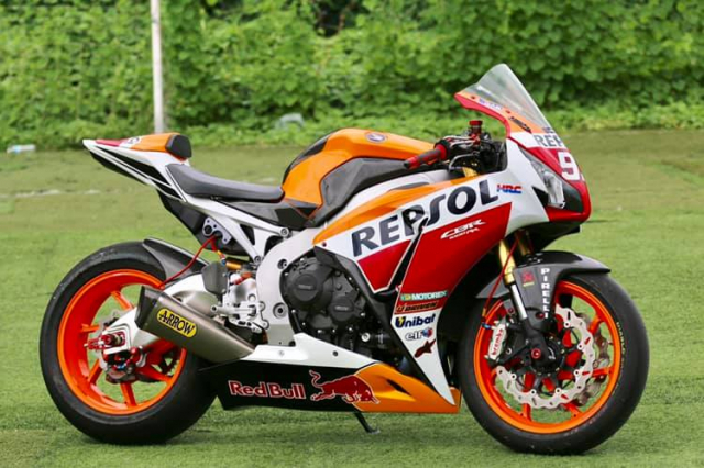 Honda CBR1000RR Repsol do an tuong voi dan chan vo doi - 3