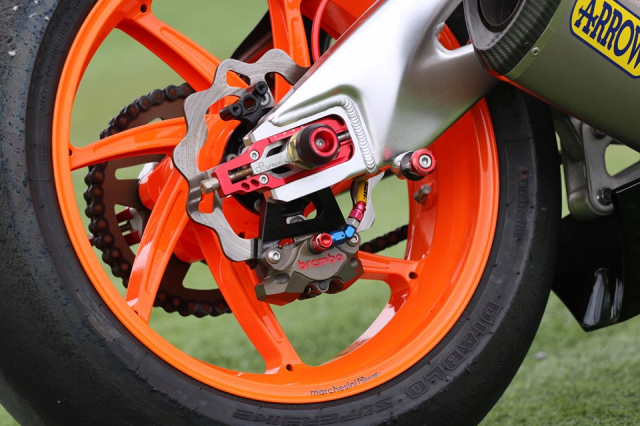 Honda CBR1000RR Repsol do an tuong voi dan chan vo doi - 15